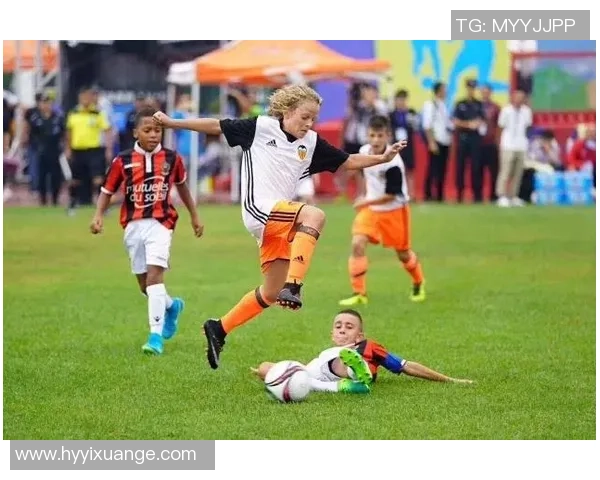 世界著名足球球星姓氏起源与文化背景探究