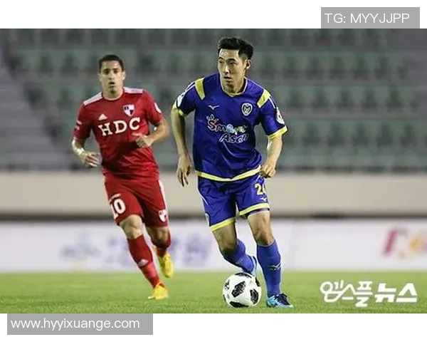 二十二号球星的辉煌历程与赛场传奇:从起步到巅峰的成长故事 二十二号球星的辉煌历程与赛场传奇:从起步到巅峰的成长故事