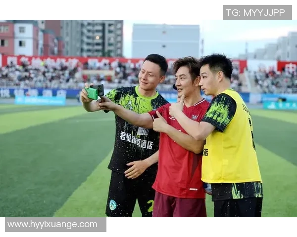 卡什闪耀绿茵场展现足球巨星风采点燃球迷激情梦想