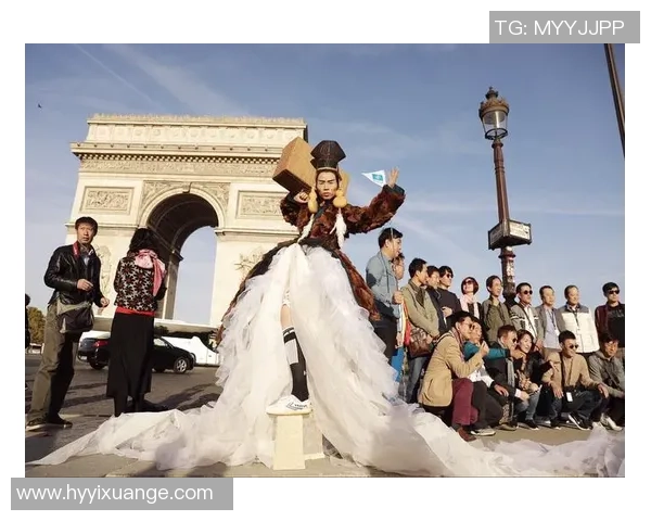 当红足球球星惊艳街头化妆秀引发热议时尚与运动完美融合 当红足球球星惊艳街头化妆秀引发热议时尚与运动完美融合