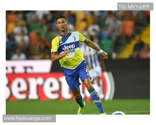 足球明星与球迷同庆胜利时刻激情四溢精彩纷呈